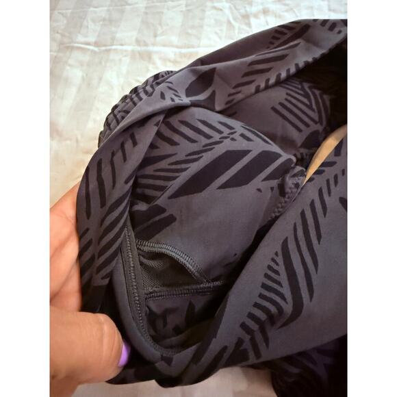 Aerie chill play move gray/black print long line sports bra size medium - Picture 5 of 5